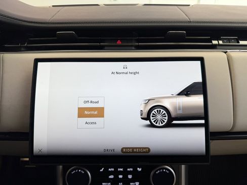 Used 2023 Land Rover Range Rover SE AWD/4WD image 16