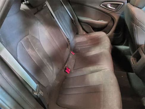 Used 2015 Chrysler 200 Limited image 19