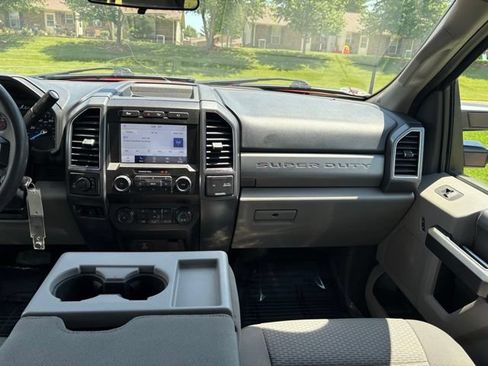 Used 2022 Ford F250 XLT w/ XLT Premium Package AWD/4WD image 30