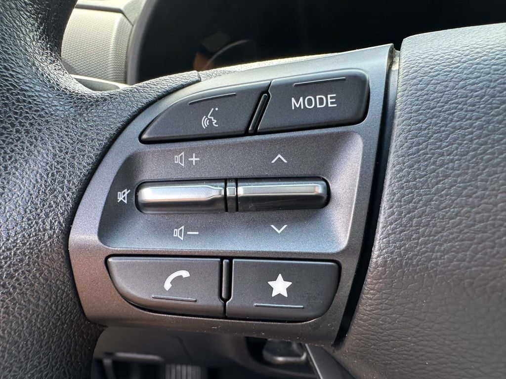 Certified 2023 Hyundai Kona SEL AWD/4WD image 27