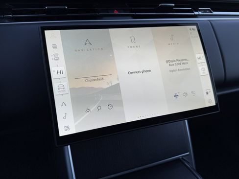 Certified 2025 Land Rover Range Rover SE AWD/4WD image 19