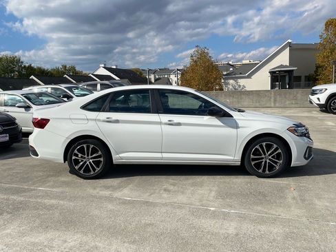 Certified 2023 Volkswagen Jetta Sport image 2