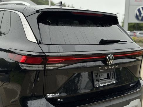New 2025 Volkswagen Tiguan SE image 13