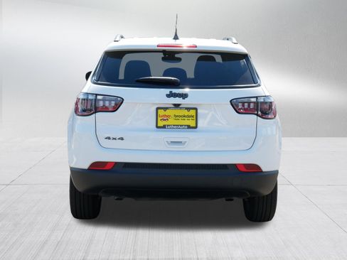 Used 2026 Jeep Compass Latitude AWD/4WD image 6