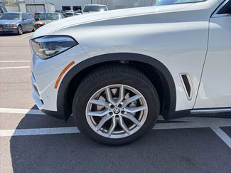 Used 2022 BMW X5 sDrive40i w/ Parking Assistance Package RWD video 2