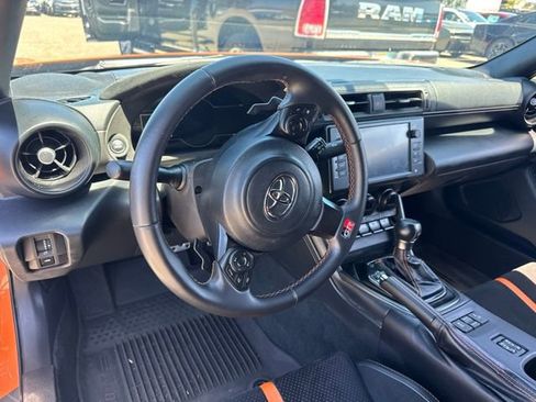 Used 2023 Toyota GR86 10th Anniversary SE RWD image 10
