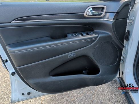 Used 2014 Jeep Grand Cherokee Limited image 12