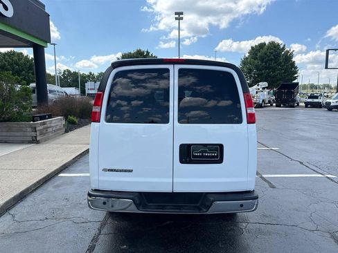 Used 2018 Chevrolet Express 2500 LT w/ LT Preferred Equipment Group RWD image 7