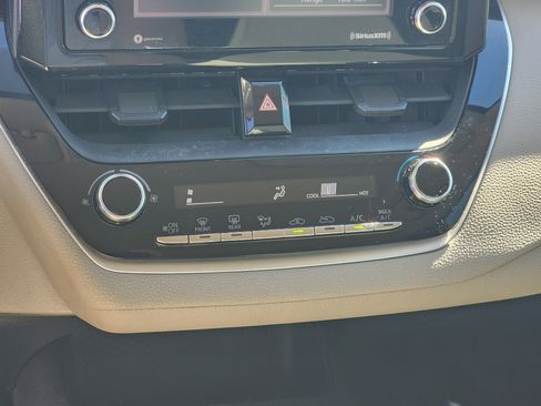 Used 2021 Toyota Corolla L image 21