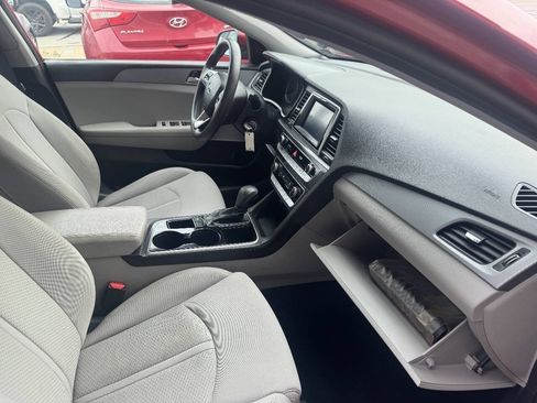 Used 2018 Hyundai Sonata SE FWD image 21