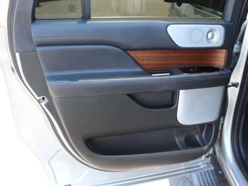 Used 2022 Lincoln Navigator L Black Label AWD/4WD image 24