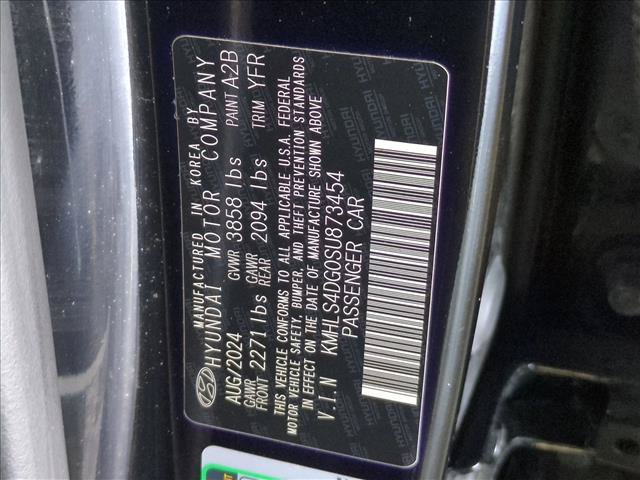 Used 2025 Hyundai Elantra SEL FWD image 25