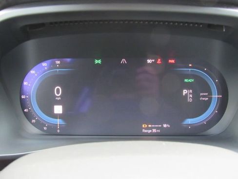 Used 2022 Volvo XC40 P8 Recharge Plus image 40