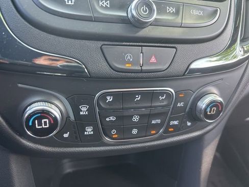 Used 2024 Chevrolet Equinox RS w/ RS Leather Package AWD/4WD image 27