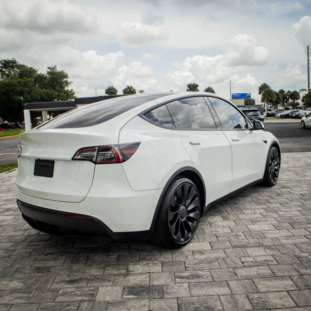Used 2022 Tesla Model Y Performance AWD/4WD image 8
