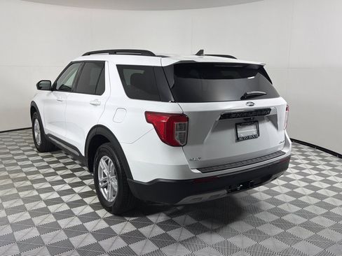 Used 2022 Ford Explorer XLT w/ Equipment Group 202A AWD/4WD image 5
