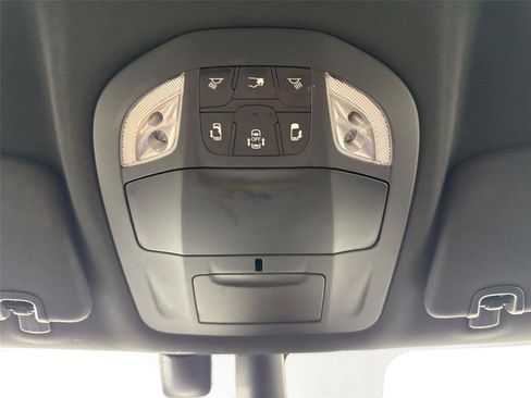 Used 2020 Chrysler Pacifica Touring-L Plus FWD image 6