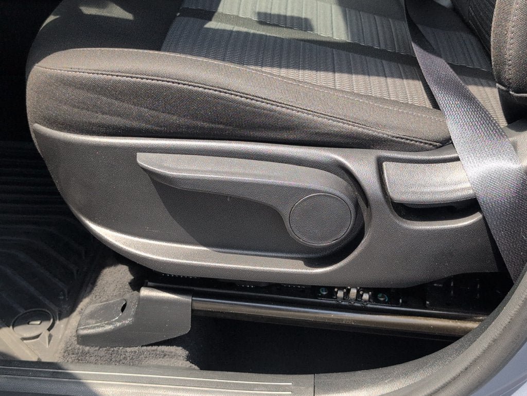 Used 2023 Kia Sorento LX FWD image 15