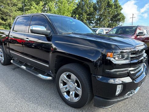 Used 2017 Chevrolet Silverado 1500 LTZ Z71 w/ LTZ Plus Package AWD/4WD image 5