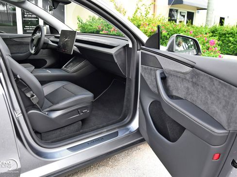 Used 2026 Tesla Model Y AWD image 11