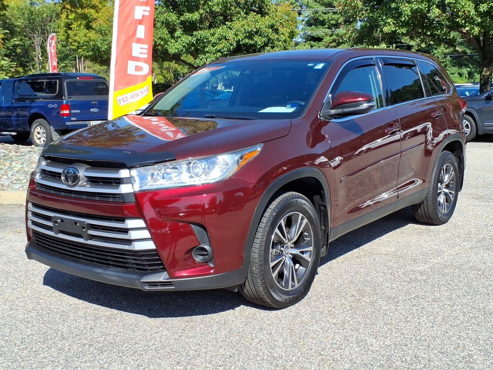 Used 2019 Toyota Highlander LE AWD/4WD image 1