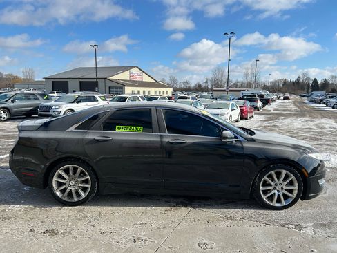 Used 2014 Lincoln MKZ w/ Equipment Group 102A image 4