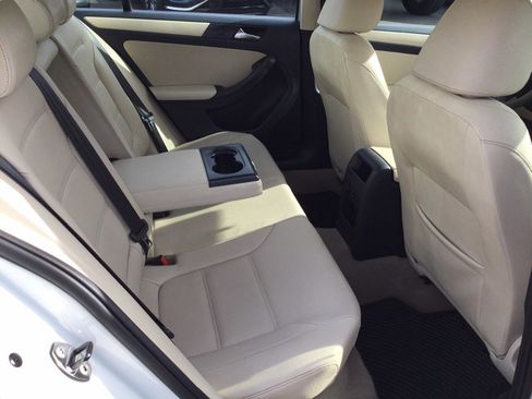 Used 2012 Volkswagen Jetta SE image 19