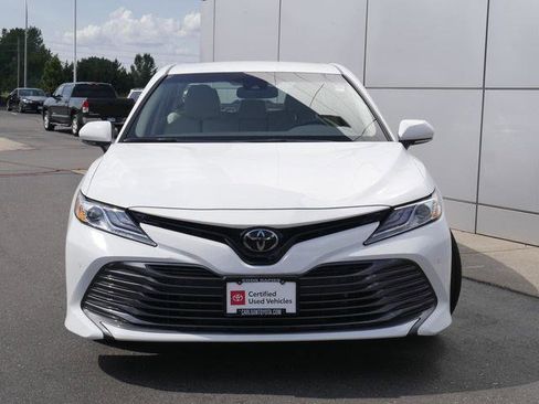 Used 2018 Toyota Camry XLE FWD image 7