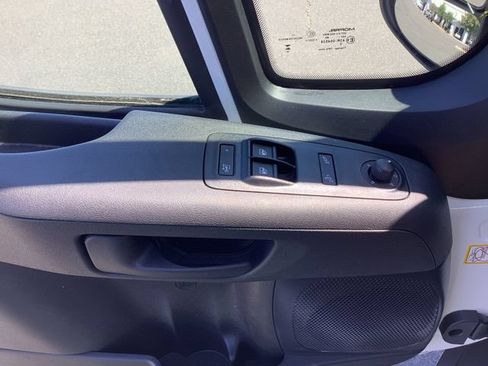 Used 2025 RAM ProMaster 2500 w/ Convenience Group FWD image 9