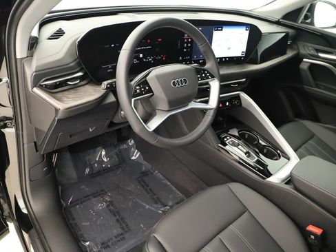 New 2025 Audi Q5 Premium image 15