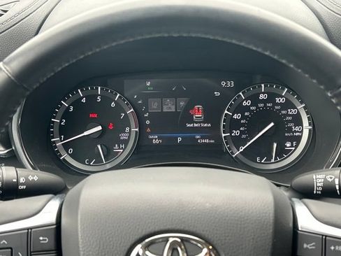 Used 2021 Toyota Highlander Limited AWD/4WD image 61