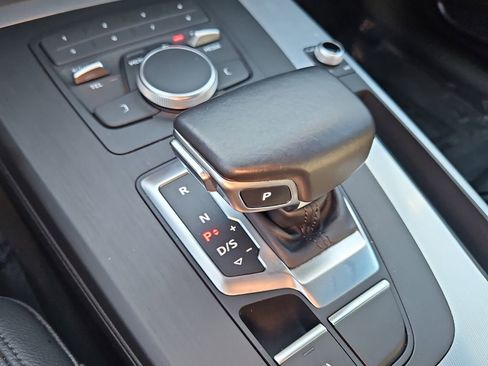 Used 2020 Audi Q5 2.0T Premium w/ Titanium Sport Package image 22