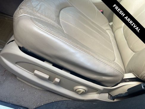 Used 2012 GMC Acadia Denali image 18