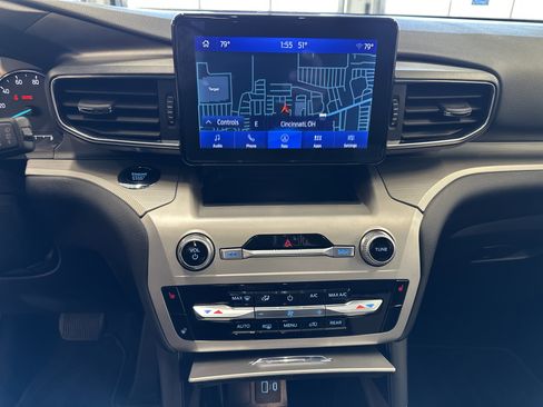 Certified 2023 Ford Explorer XLT w/ Equipment Group 202A image 3