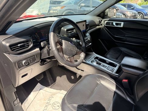Used 2020 Ford Explorer XLT w/ Equipment Group 202A RWD image 15