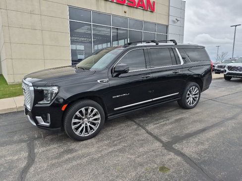 Used 2021 GMC Yukon XL Denali w/ Denali Premium Package AWD/4WD image 1