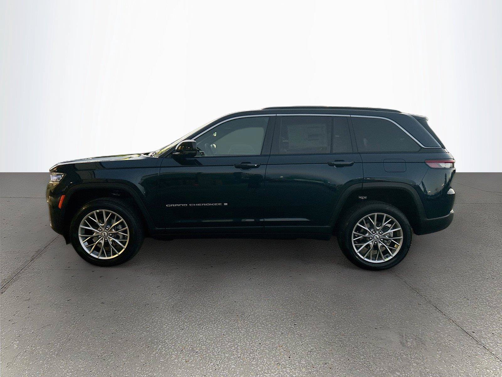 New 2027 Jeep Grand Cherokee Limited AWD/4WD image 7