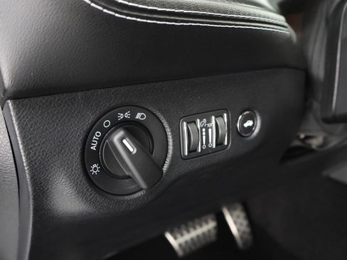 Used 2020 Dodge Challenger SRT Hellcat RWD image 40