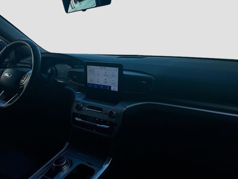 Used 2021 Ford Explorer XLT w/ Equipment Group 202A image 33