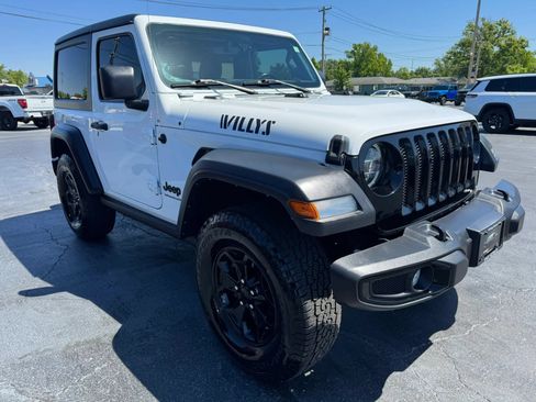 Used 2022 Jeep Wrangler Sport AWD/4WD image 12