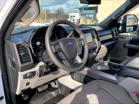 Used 2019 Ford F250 XLT w/ XLT Value Package image 8