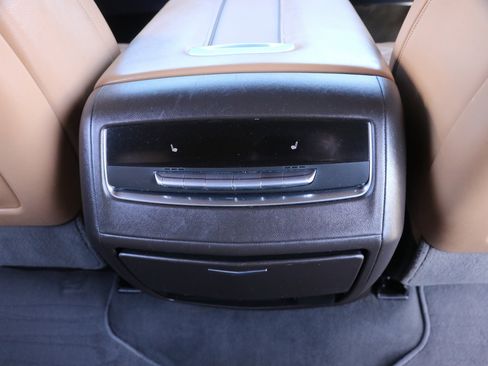 Used 2021 Cadillac Escalade Premium Luxury image 34