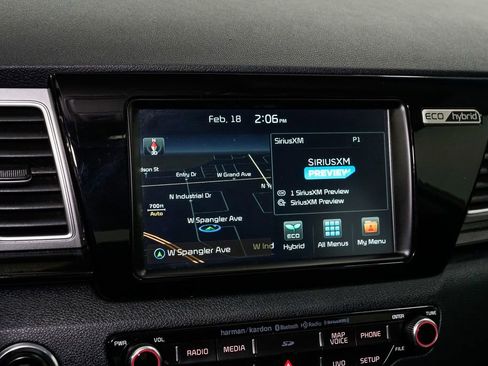 Used 2017 Kia Niro Touring image 17