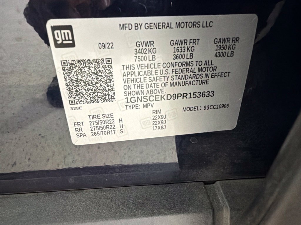 Used 2023 Chevrolet Suburban RST RWD image 32