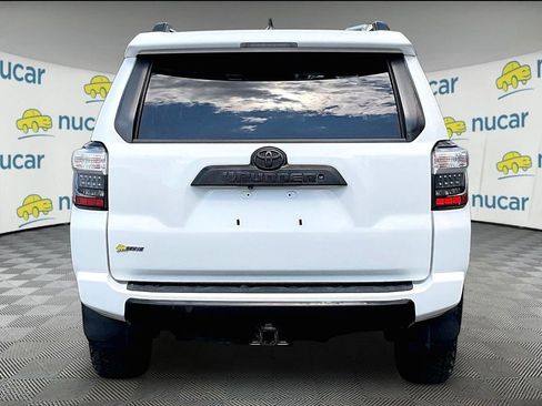 Used 2019 Toyota 4Runner SR5 AWD/4WD image 5