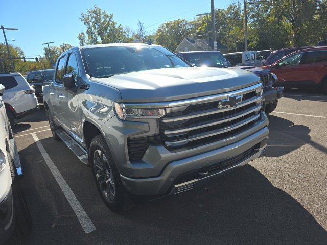 Used 2026 Chevrolet Silverado 1500 High Country w/ Technology Package AWD/4WD image 4