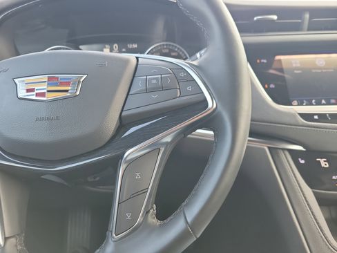 Certified 2025 Cadillac XT5 Premium Luxury image 32