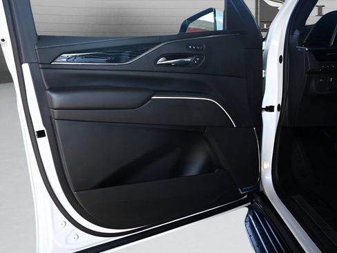 Used 2021 Cadillac Escalade Sport image 12