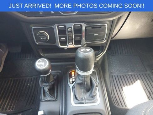 Used 2024 Jeep Wrangler Unlimited Sport AWD/4WD image 15