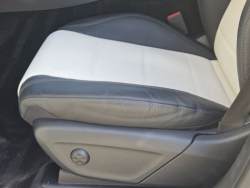 Certified 2024 Mercedes-Benz GLE 450 4MATIC image 25